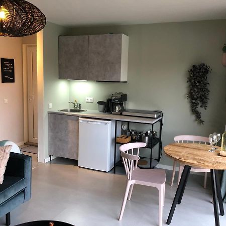 B&B Snurk Stiens, Fijn Verblijf Aan Open Vaarwater Exterior foto