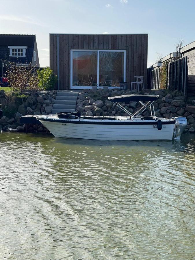 B&B Snurk Stiens, Fijn Verblijf Aan Open Vaarwater Exterior foto